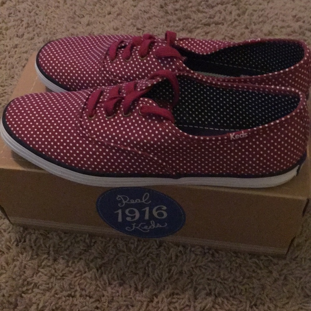 NWT Keds shoes - size 8 - red polka dot